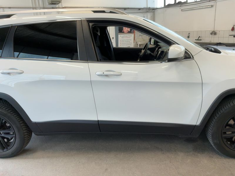 Jeep Cherokee 2.0 M-Jet Longitude 4WD — zdjęcie 7