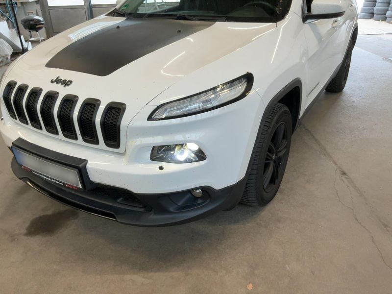 Jeep Cherokee 2.0 M-Jet Longitude 4WD — zdjęcie 2
