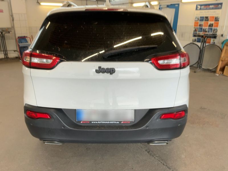 Jeep Cherokee 2.0 M-Jet Longitude 4WD — zdjęcie 5