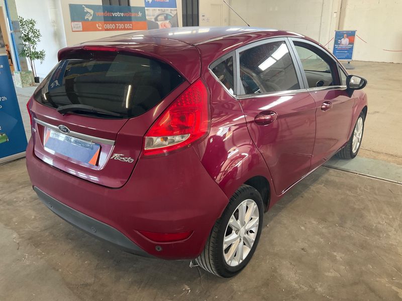 Ford Fiesta 1.4 TDCi Ghia — zdjęcie 2