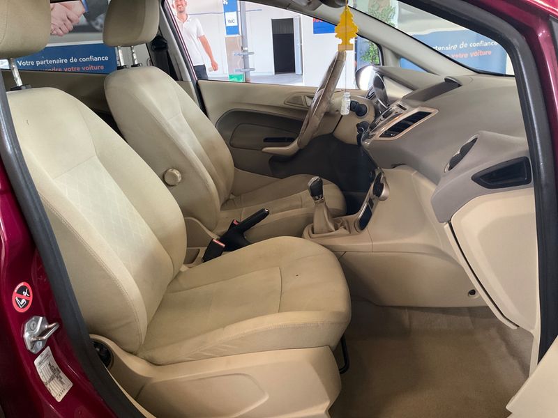 Ford Fiesta 1.4 TDCi Ghia — zdjęcie 3