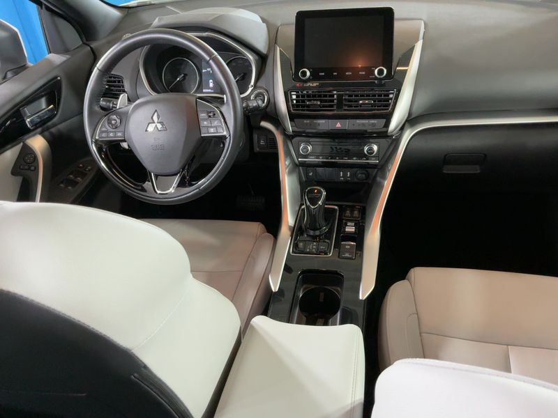 Mitsubishi Eclipse Cross 2.4 Plug-in Hybrid Top 4WD — zdjęcie 12
