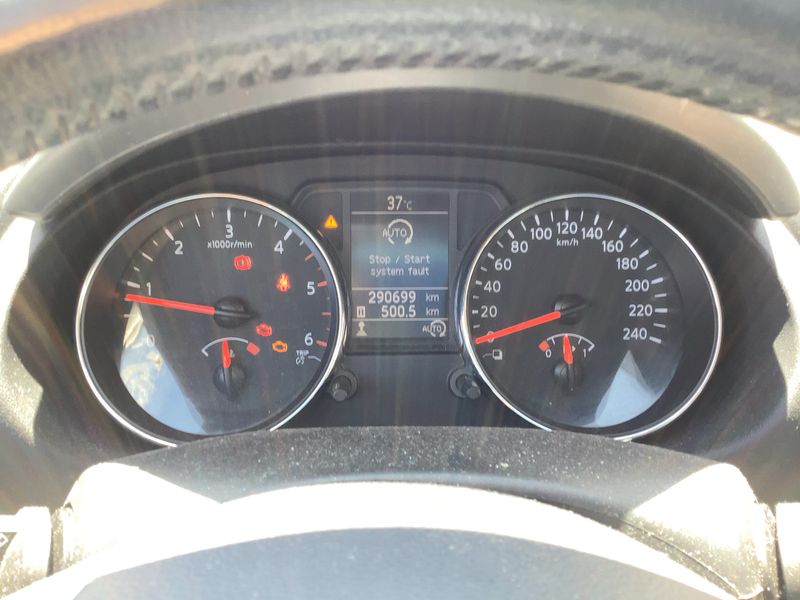Nissan Qashqai+2 1.6 dCi Tekna — zdjęcie 13