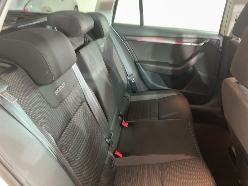 Skoda Octavia 2.0 TDI Scout 4x4 2017 – снимка 19