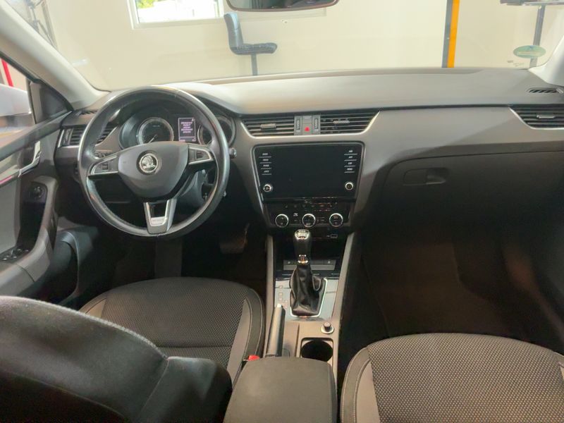 Skoda Octavia 2.0 TDI Scout 4x4 2017 – снимка 17