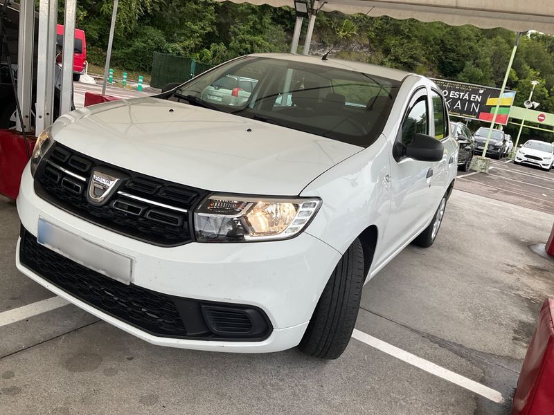 Dacia Logan 1.0 SCe Essential — zdjęcie 1