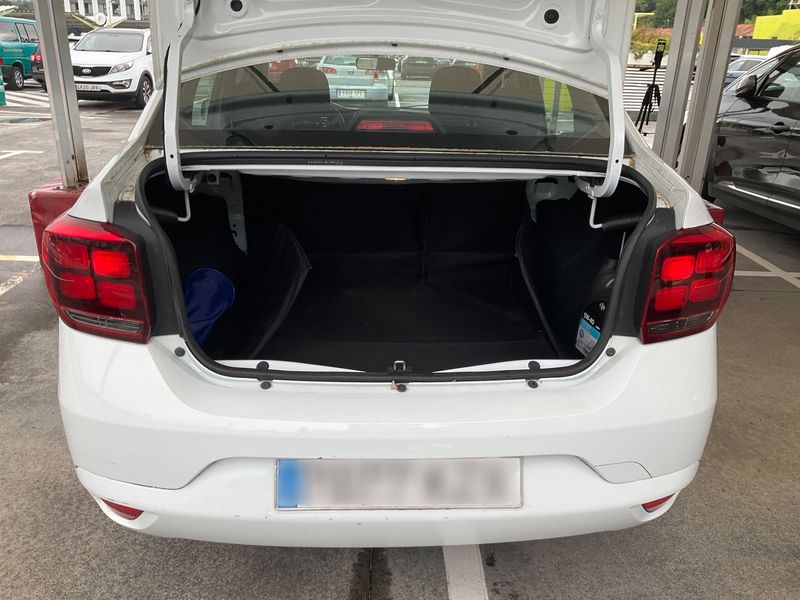 Dacia Logan 1.0 SCe Essential — zdjęcie 10