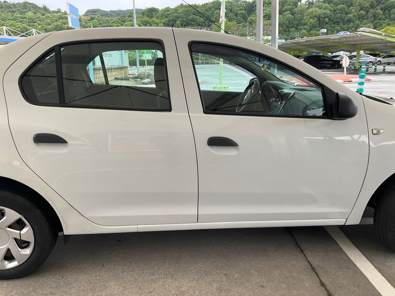 Dacia Logan 1.0 SCe Essential — zdjęcie 7