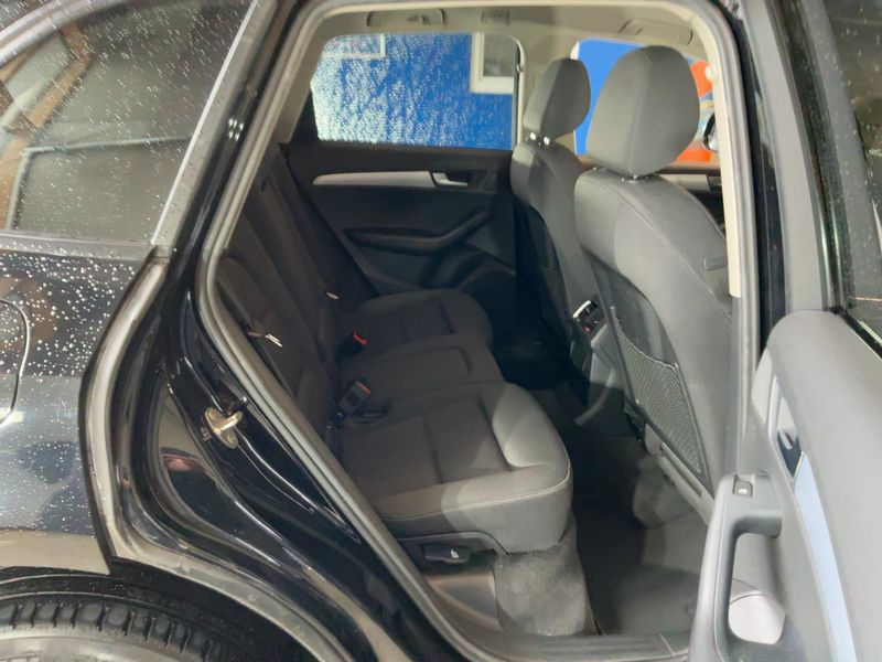 Audi Q5 2.0 TDI quattro — zdjęcie 14