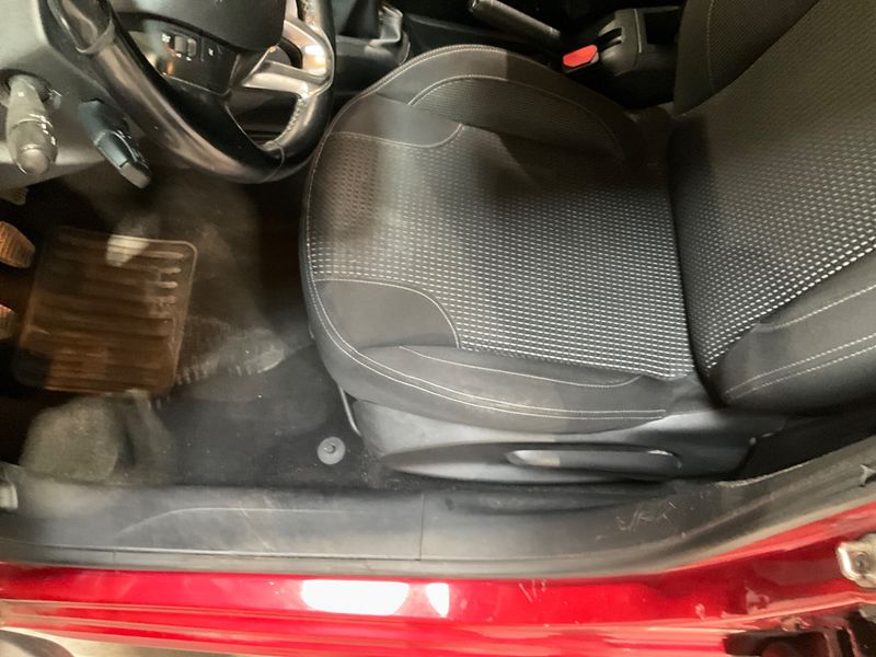 Peugeot 208 1.2 VTi Allure 2017 – снимка 23