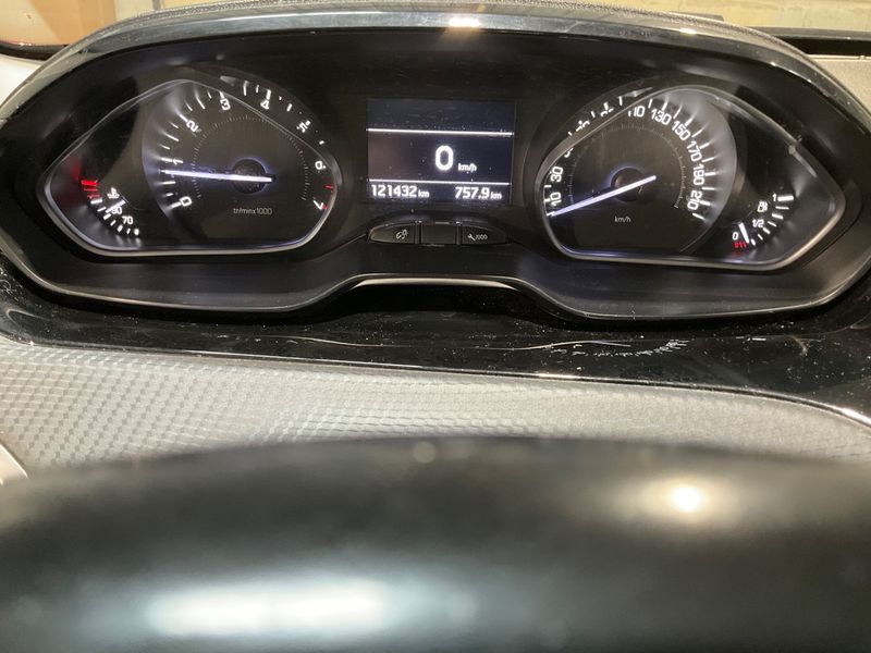 Peugeot 208 1.2 VTi Allure 2017 – снимка 18