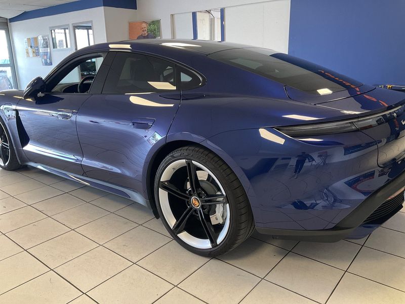 Porsche Taycan Turbo Turbo — zdjęcie 3