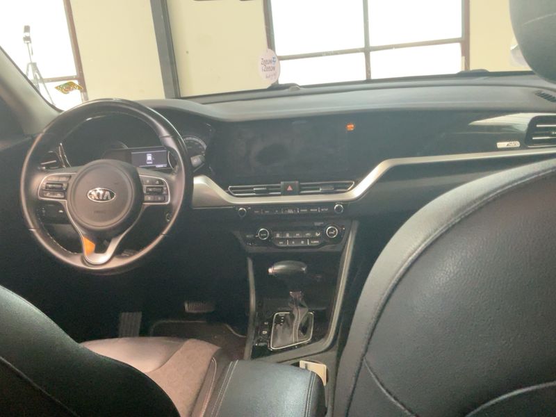 Kia Niro 1.6 Hybrid Business — zdjęcie 12
