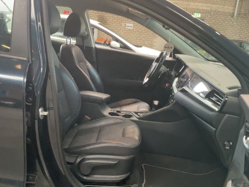 Kia Niro 1.6 Hybrid Business — zdjęcie 11