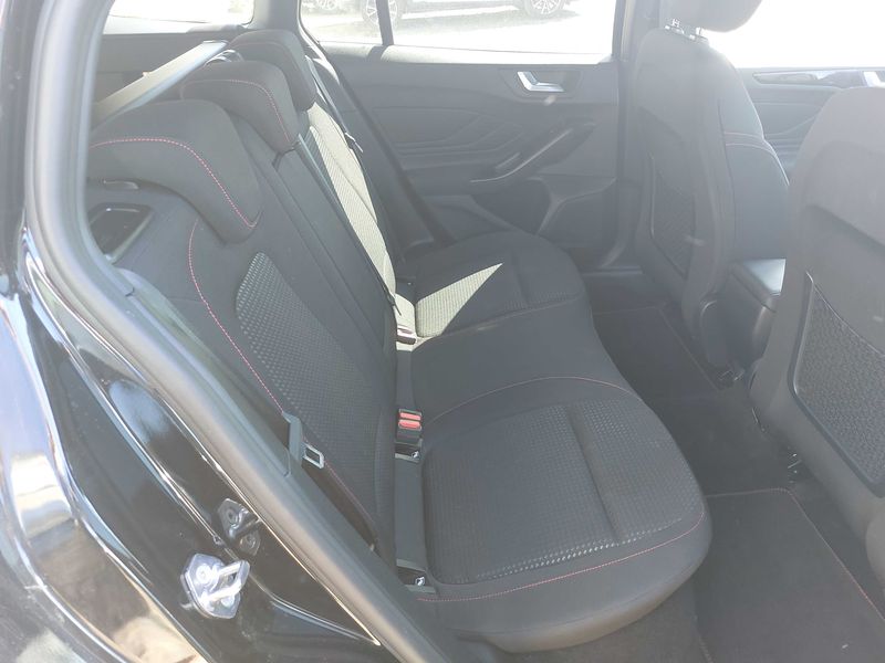 Ford Focus 1.5 TDCi EcoBlue ST-Line X — zdjęcie 14