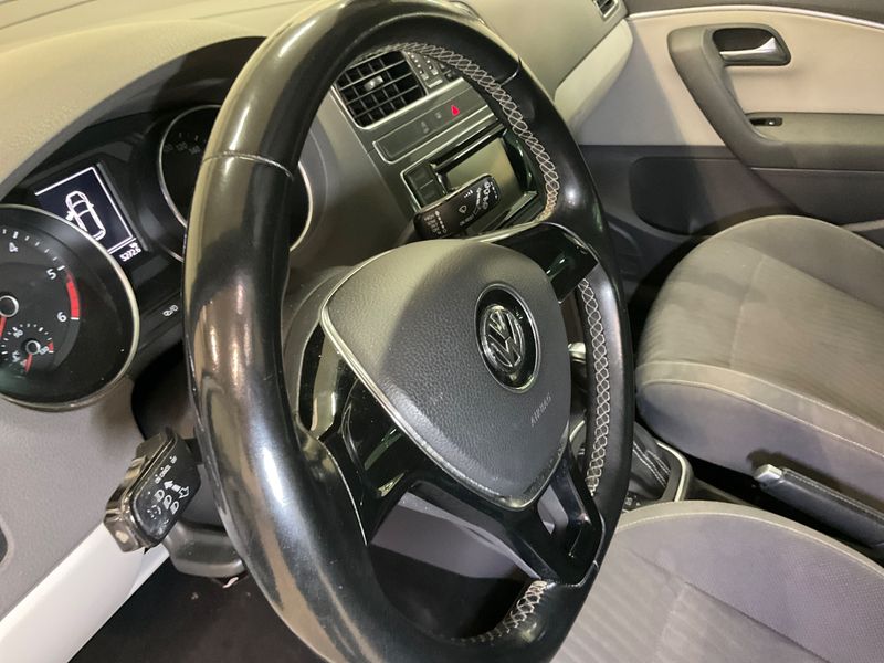 Volkswagen Polo 1.4 TDI Fresh BlueMotion Tech 2015 – снимка 24