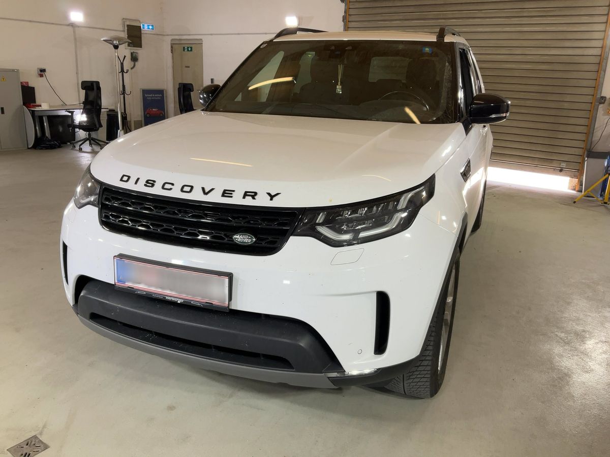 Land Rover 2018 — photo 1