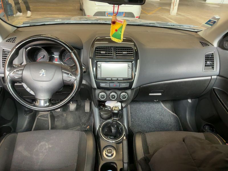 Peugeot 4008 1.6 HDi — zdjęcie 12