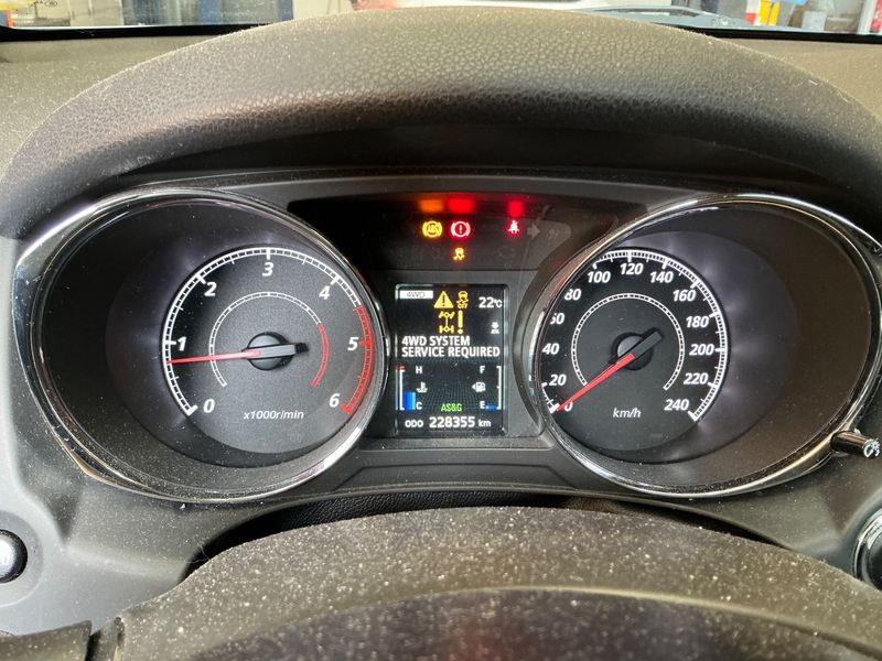 Peugeot 4008 1.6 HDi — zdjęcie 13
