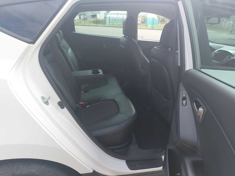 Hyundai ix35 1.7 CRDi Creative Blue 2WD — zdjęcie 14