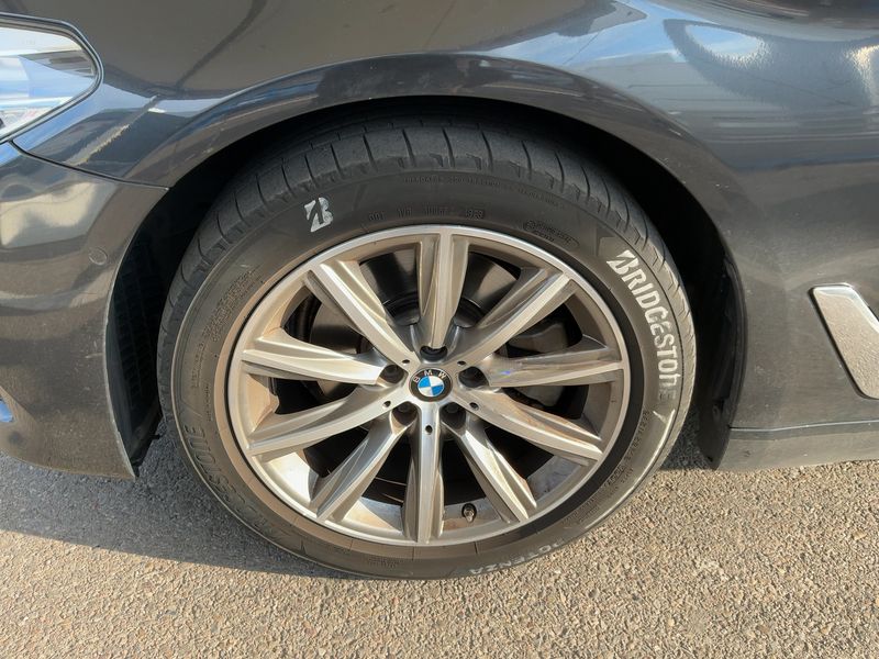 BMW 5er 520i 2019 – снимка 3