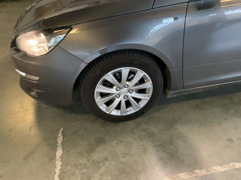 Peugeot 308 1.6 Blue-HDi Allure 2017 – снимка 3