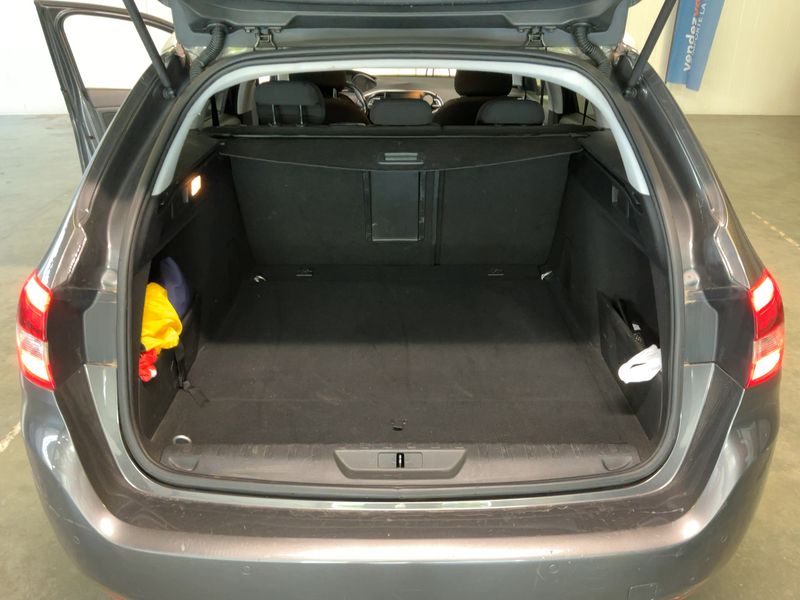 Peugeot 308 1.6 Blue-HDi Allure 2017 – снимка 15