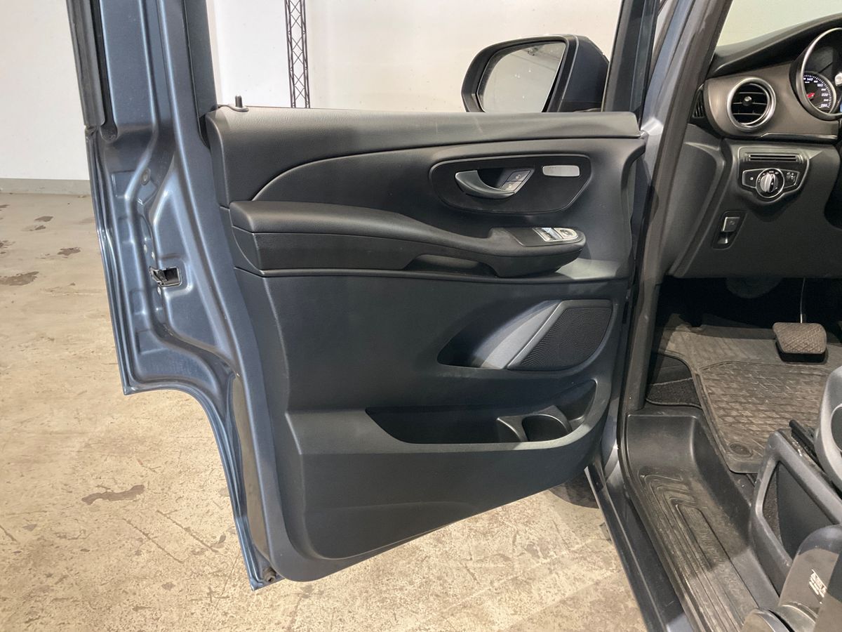 Mercedes-Benz V-Klasse 2016 — photo 34