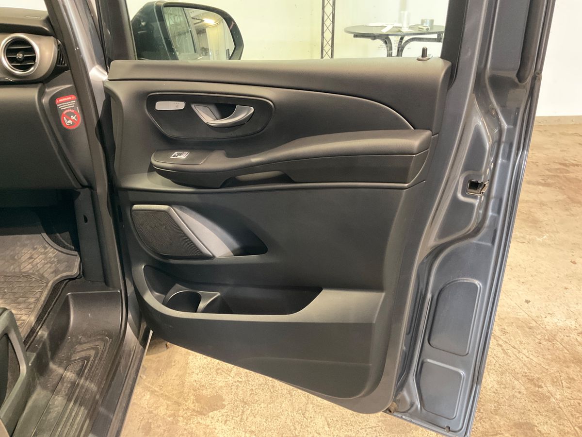 Mercedes-Benz V-Klasse 2016 — photo 32