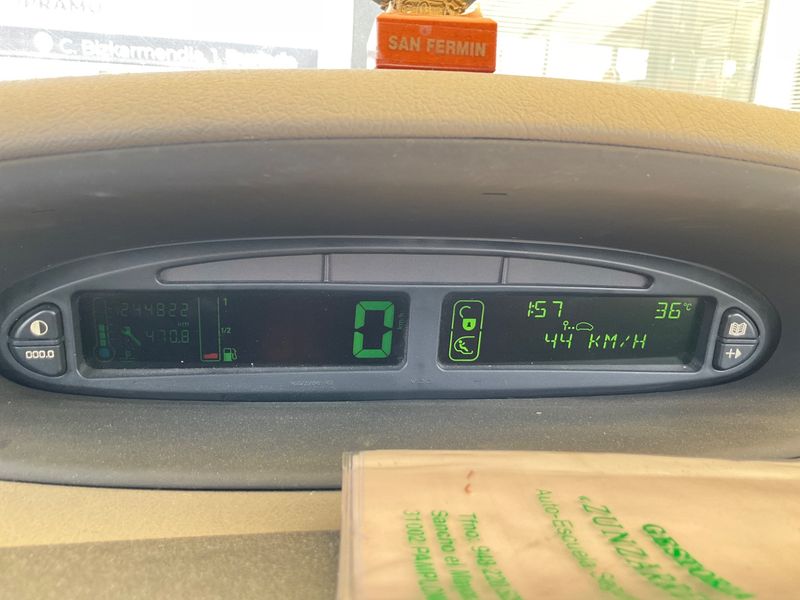 Citroen Xsara Picasso 2.0 HDi SX — zdjęcie 4