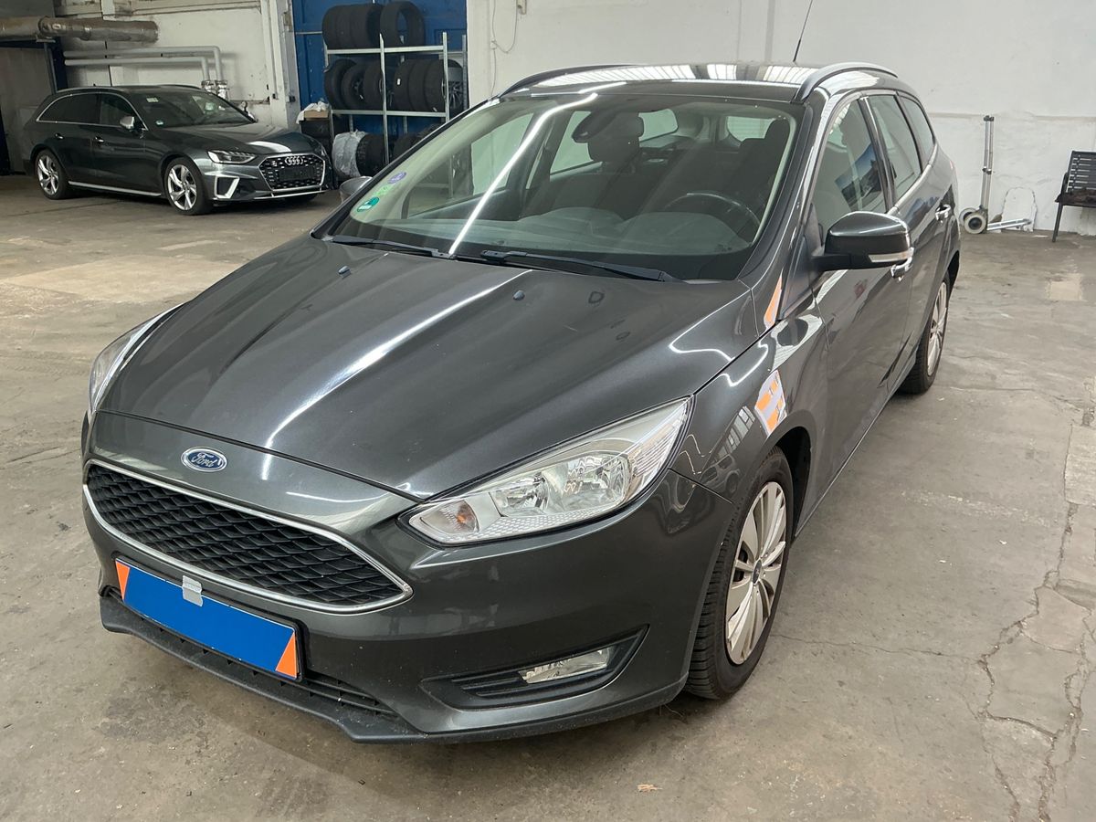 Ford Focus 2015 — photo 1