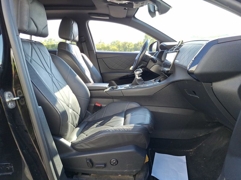 DS Automobiles DS7 Crossback 1.5 Blue-HDi SoChic — zdjęcie 10