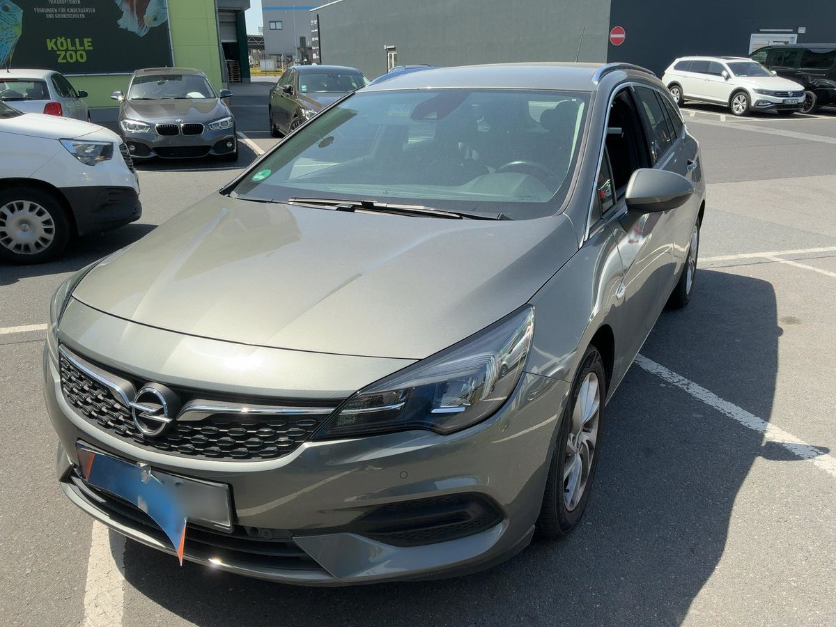 Opel Astra 2020 — photo 1