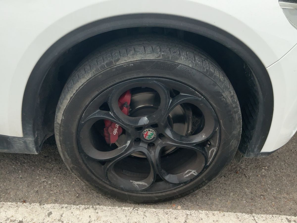 Alfa Romeo 2019 — photo 12