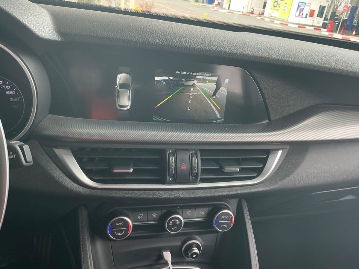 Alfa Romeo 2019 — photo 30