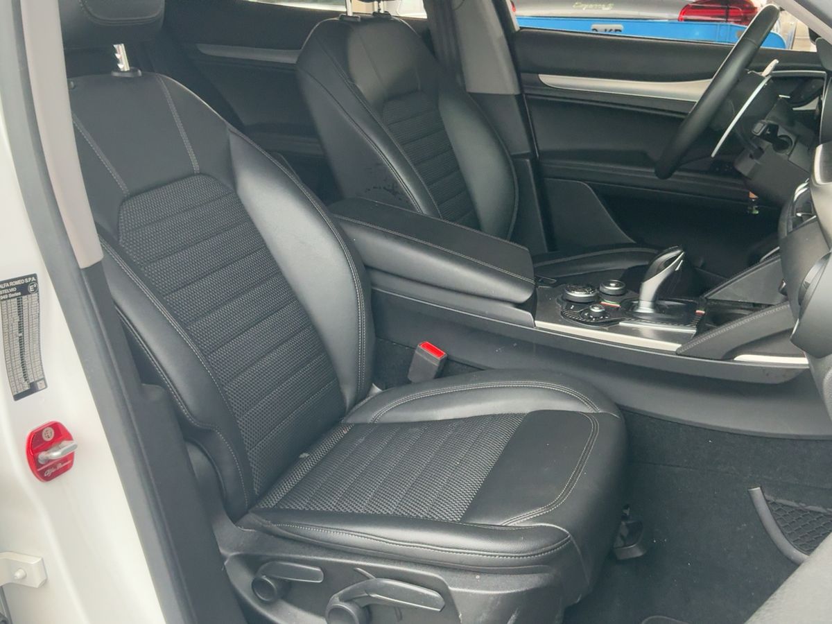 Alfa Romeo 2019 — photo 17