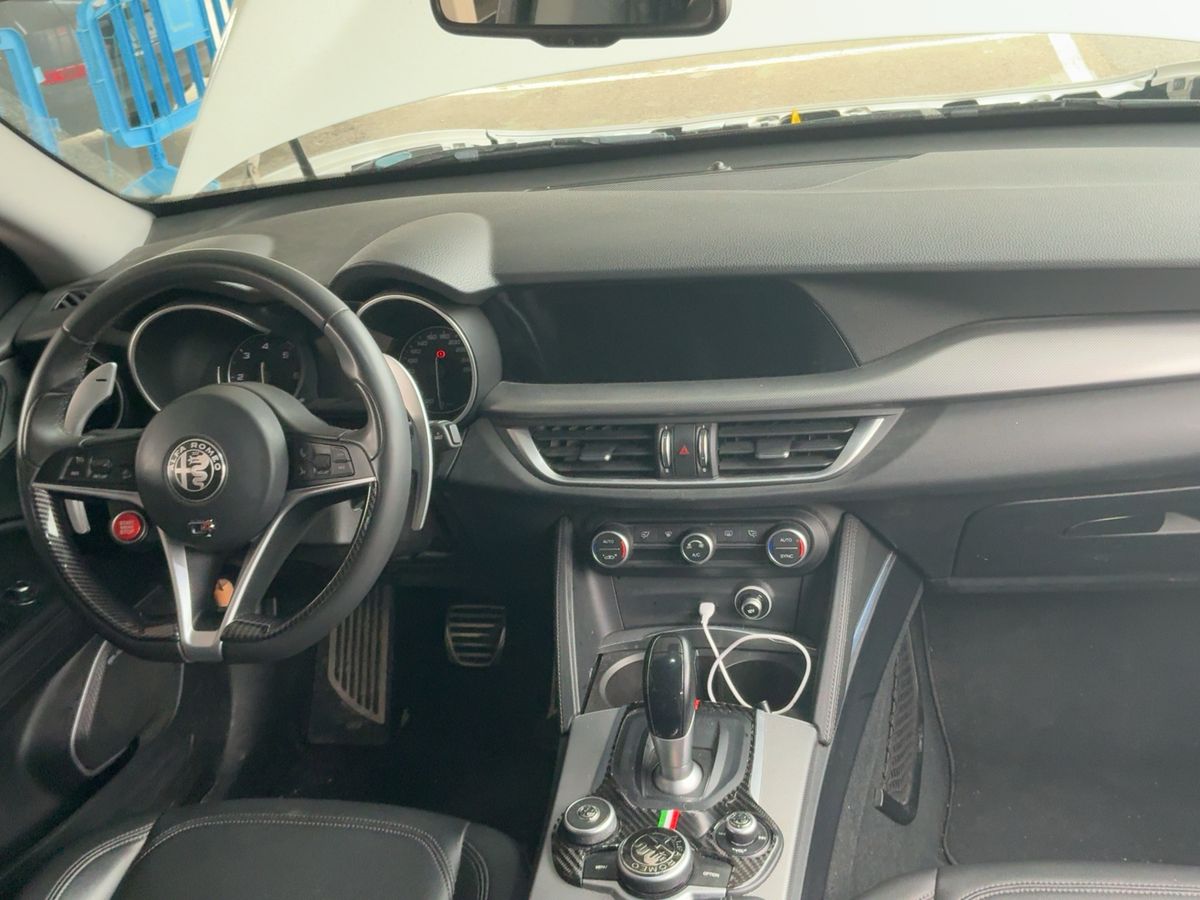 Alfa Romeo 2019 — photo 18