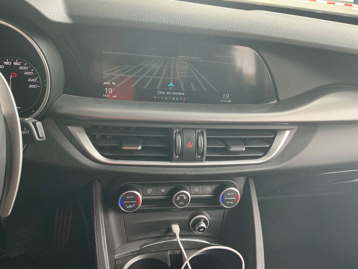 Alfa Romeo 2019 — photo 27
