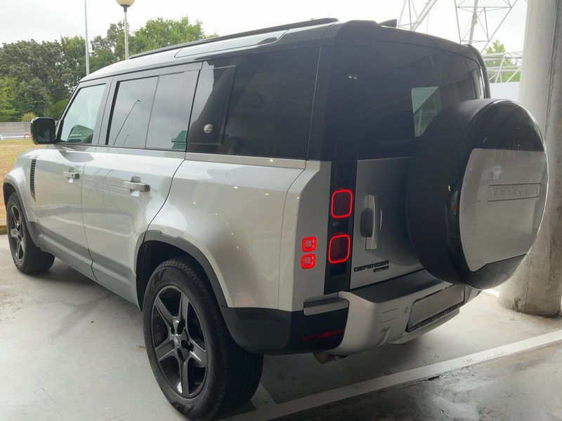 Land Rover Defender D240 110 S — zdjęcie 3