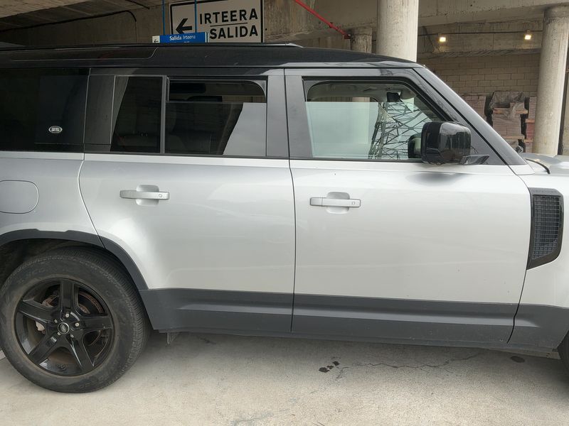Land Rover Defender D240 110 S — zdjęcie 7