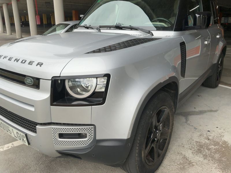 Land Rover Defender D240 110 S — zdjęcie 2