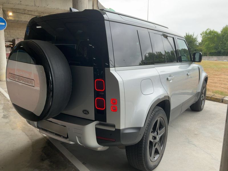 Land Rover Defender D240 110 S — zdjęcie 6