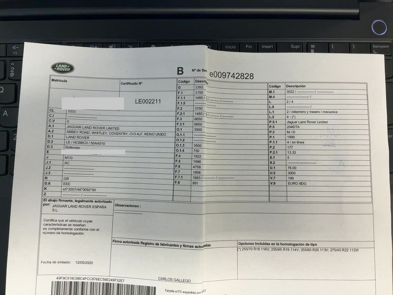 Land Rover Defender D240 110 S — zdjęcie 16