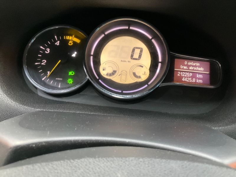Renault Megane 1.5 dCi Dynamique 2010 – снимка 4