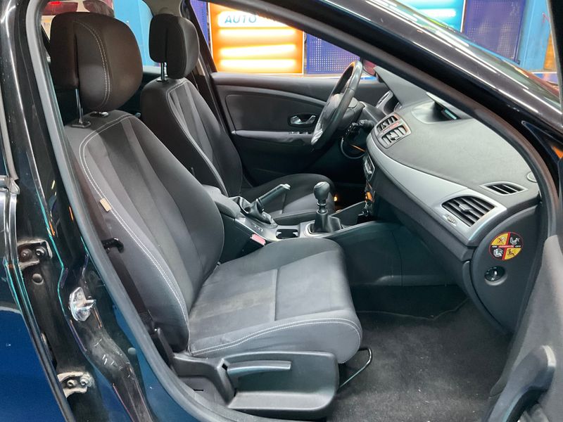 Renault Megane 1.5 dCi Dynamique 2010 – снимка 3