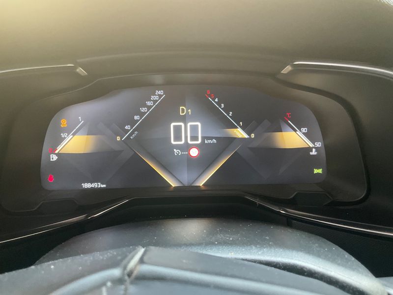 DS Automobiles DS7 Crossback 2.0 Blue-HDi GrandChic — zdjęcie 13