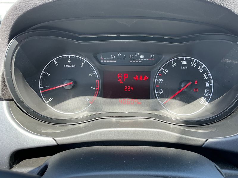 Opel Corsa 1.4 Selection — zdjęcie 13