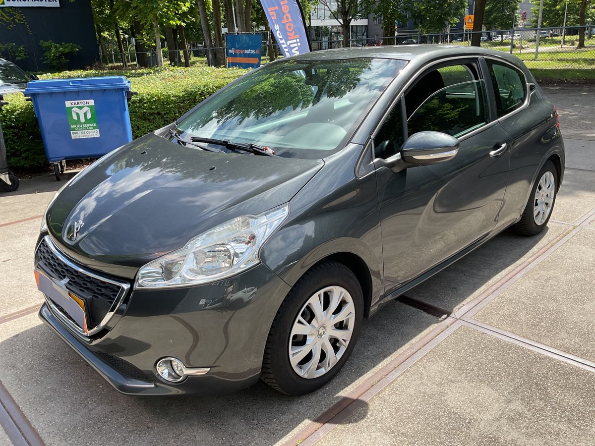 Peugeot 208 2013