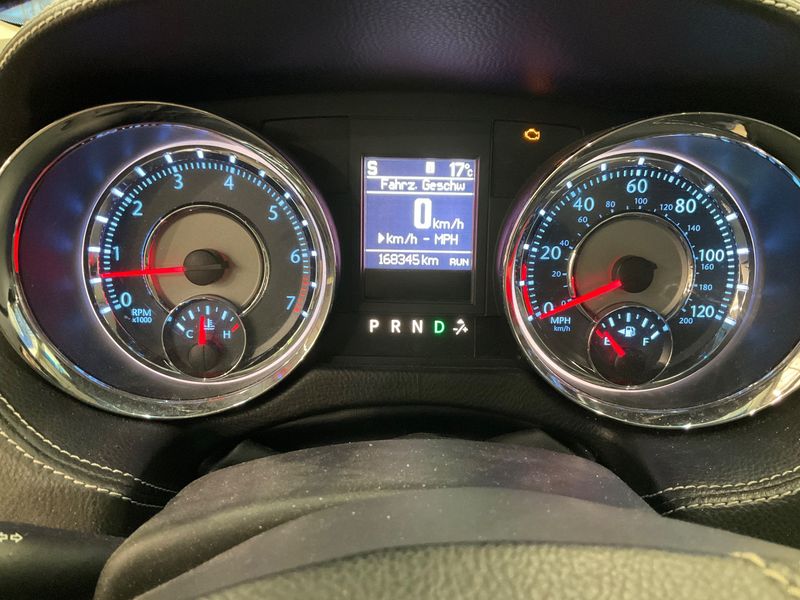 Chrysler Grand Voyager 2.8 CRD Touring — zdjęcie 13