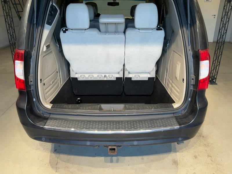 Chrysler Grand Voyager 2.8 CRD Touring — zdjęcie 10